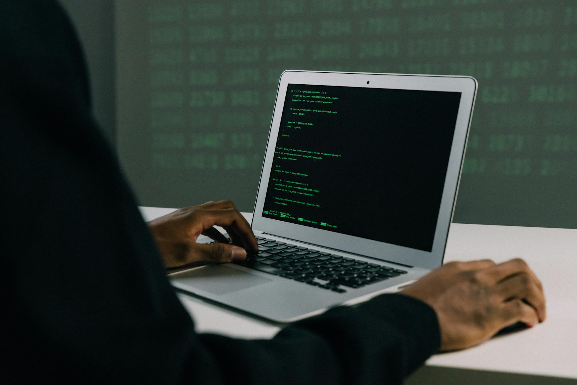 Sicurezza informatica e firma HMAC per autenticazione webhook