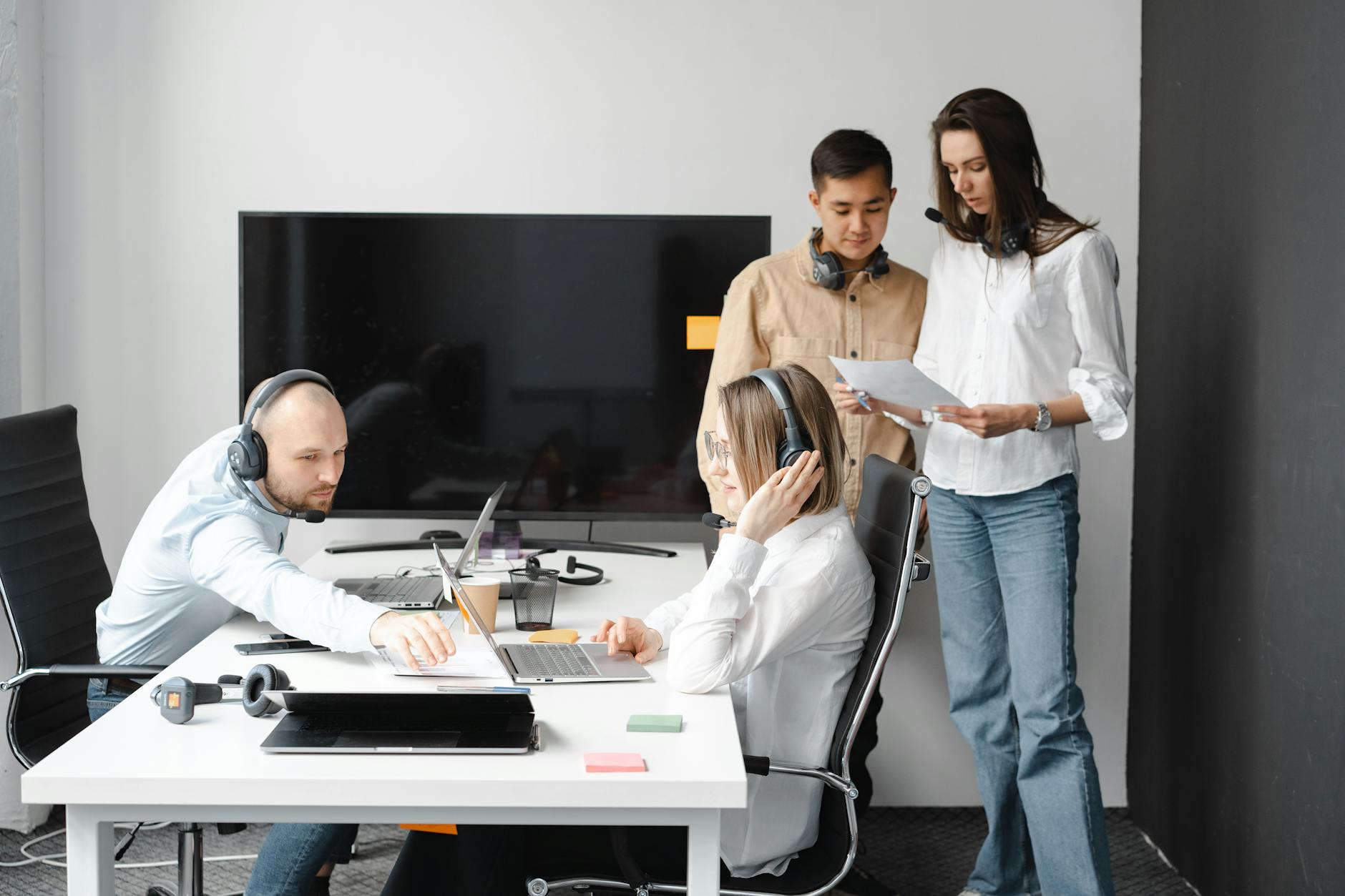 Team al lavoro su integrazione software aziendale