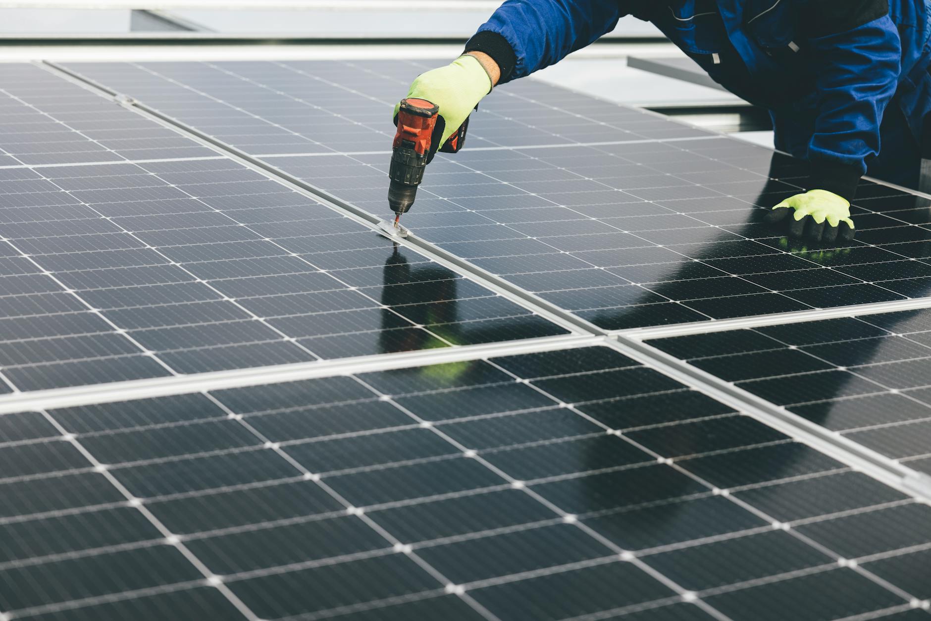Installazione di pannelli fotovoltaici su tetto