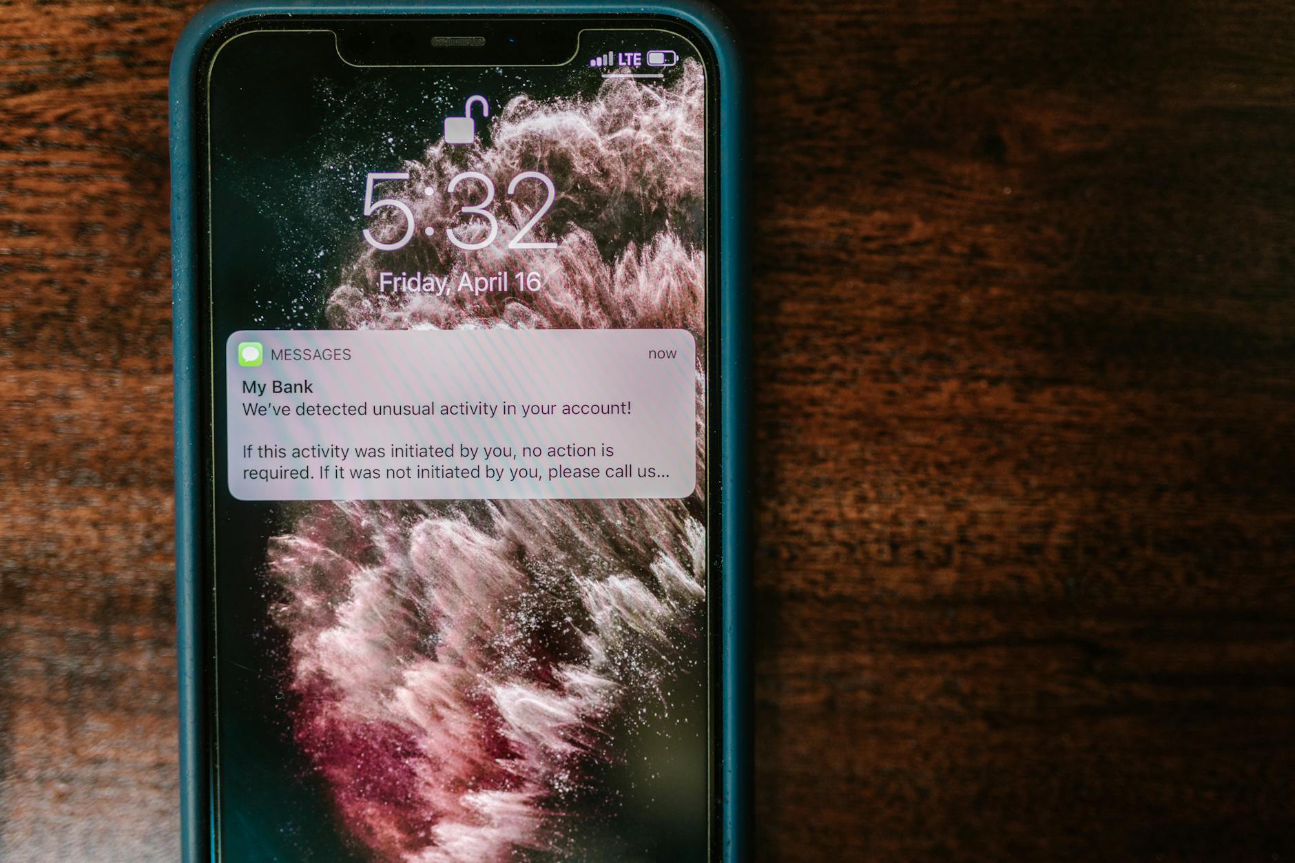 Chatbot WhatsApp con notifiche su smartphone