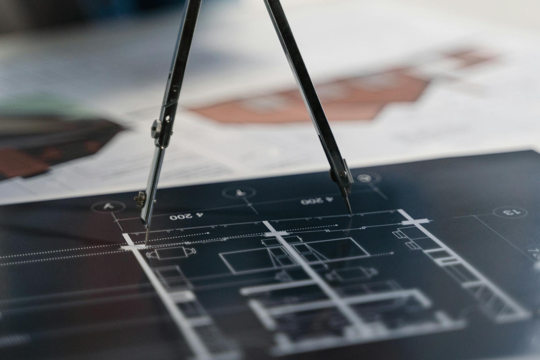 Disegno tecnico di componenti meccanici che rappresenta una distinta base BOM, input fondamentale del MRP
