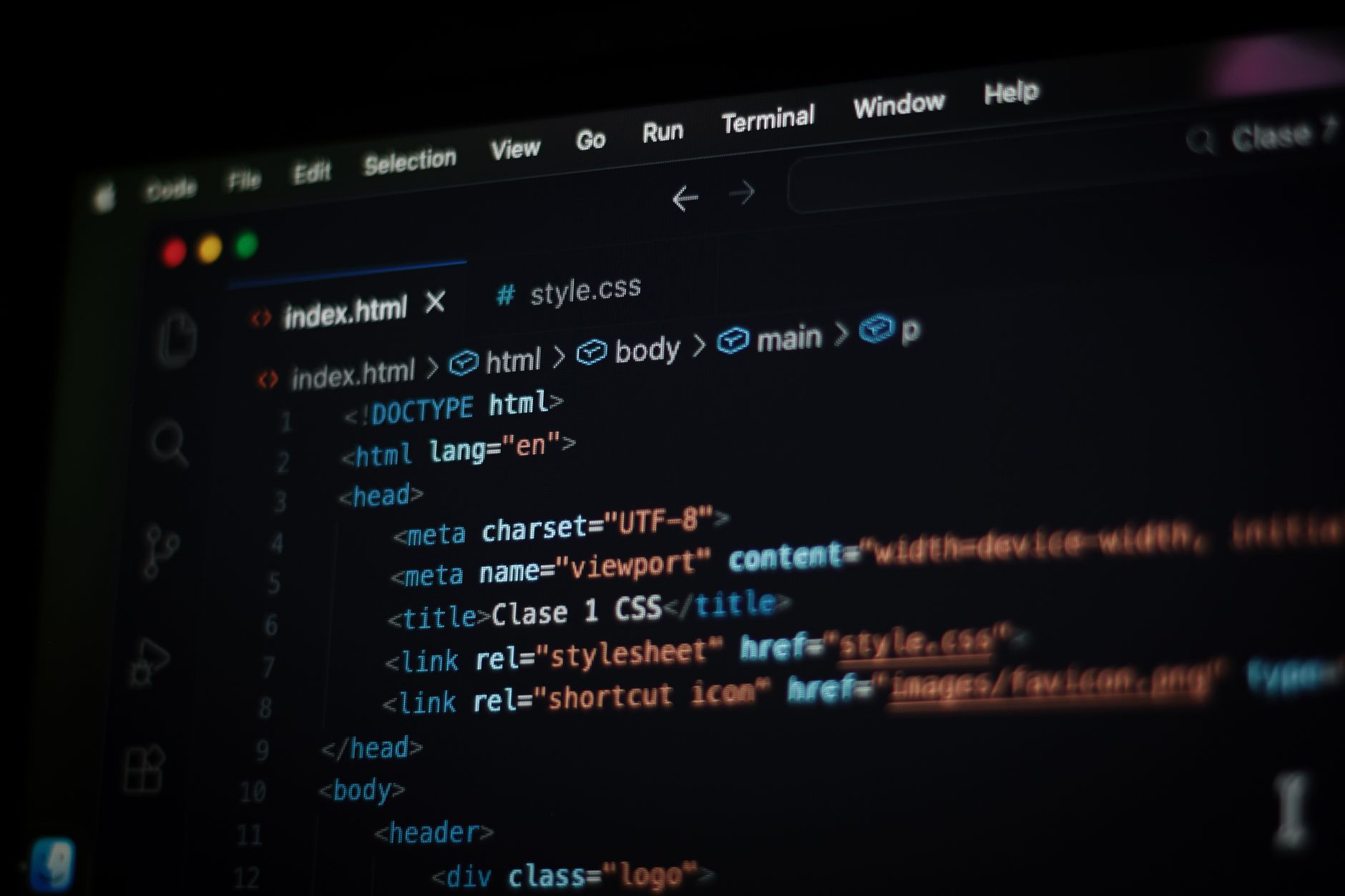 Schermata di tool SAST con risultati di vulnerabilità evidenziate nel codice