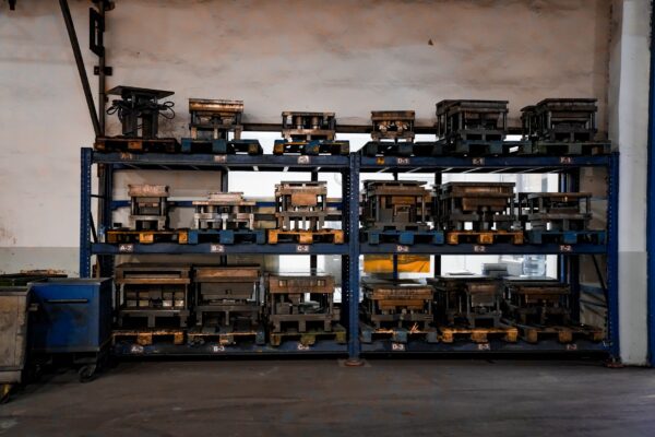 Magazzino just-in-time vs scorte di sicurezza: come scegliere per la tua PMI nel 2023