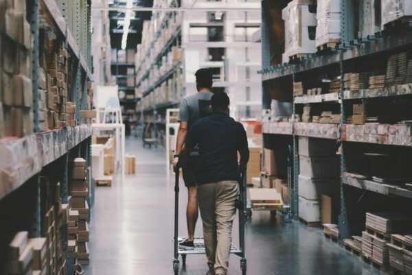Dropshipping vs Amazon FBA vs magazzino in-house: scelta logistica per e-com PMI 2022