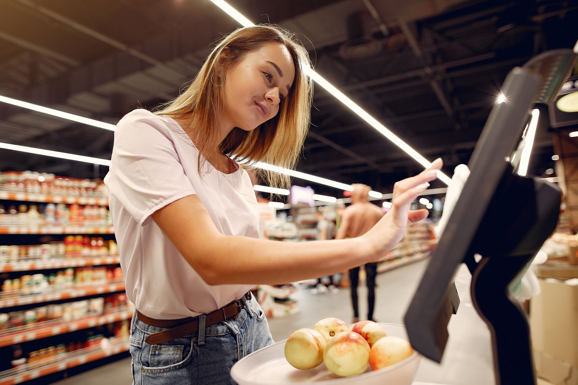 Checkout e-commerce B2C su smartphone con carrello