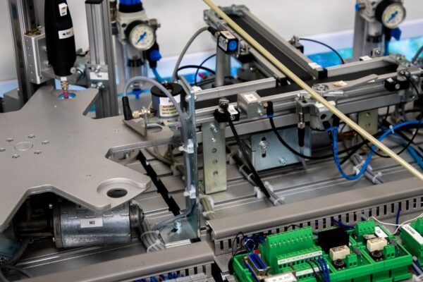 IoT industriale per PMI manifatturiero 2021: casi d’uso e tool