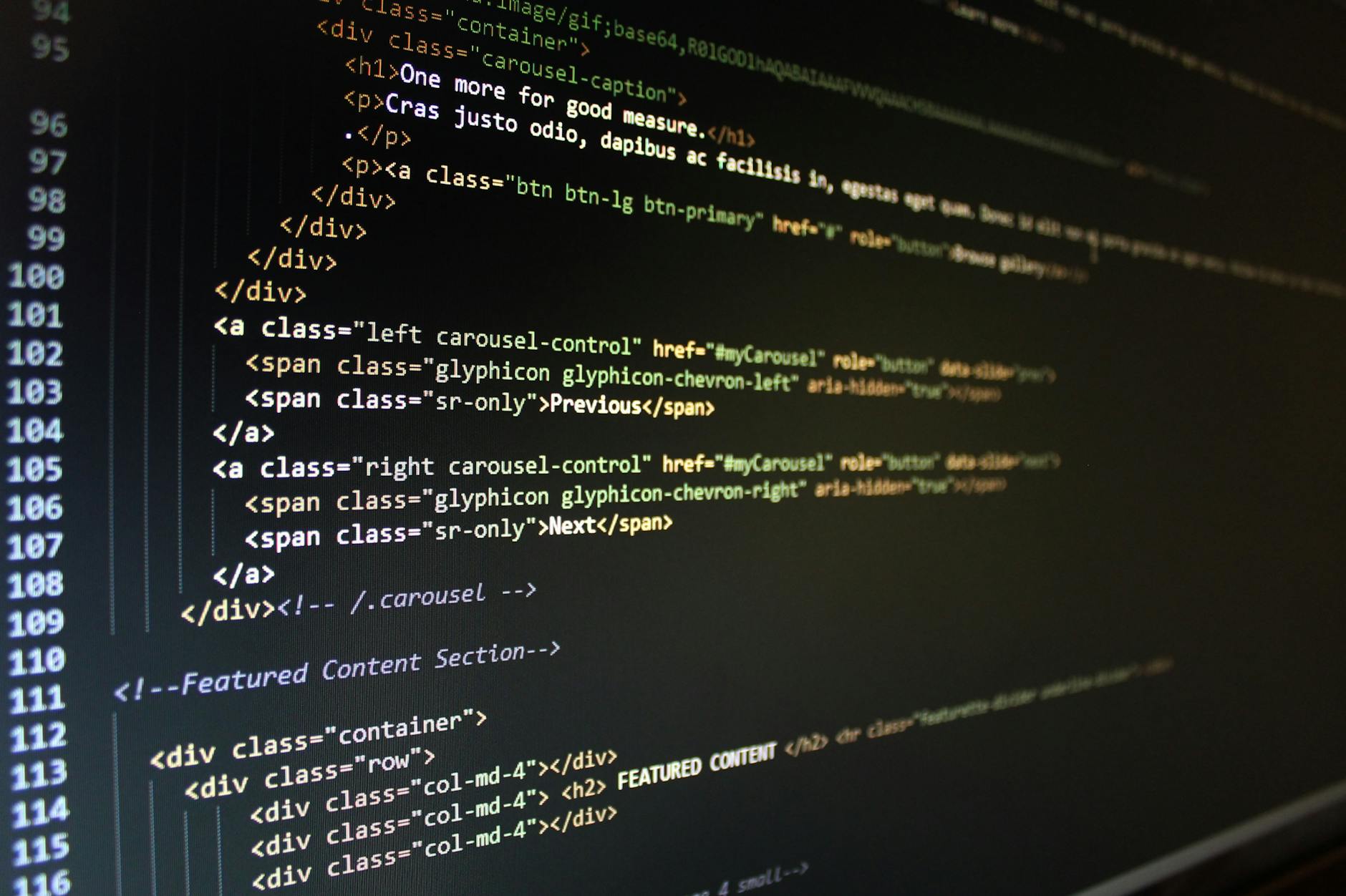 Editor di codice con HTML JavaScript e Chrome DevTools aperti