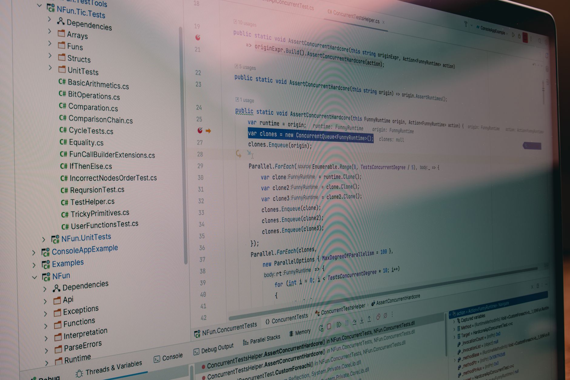Terminal con risultati di unit test passing e checkmark verde