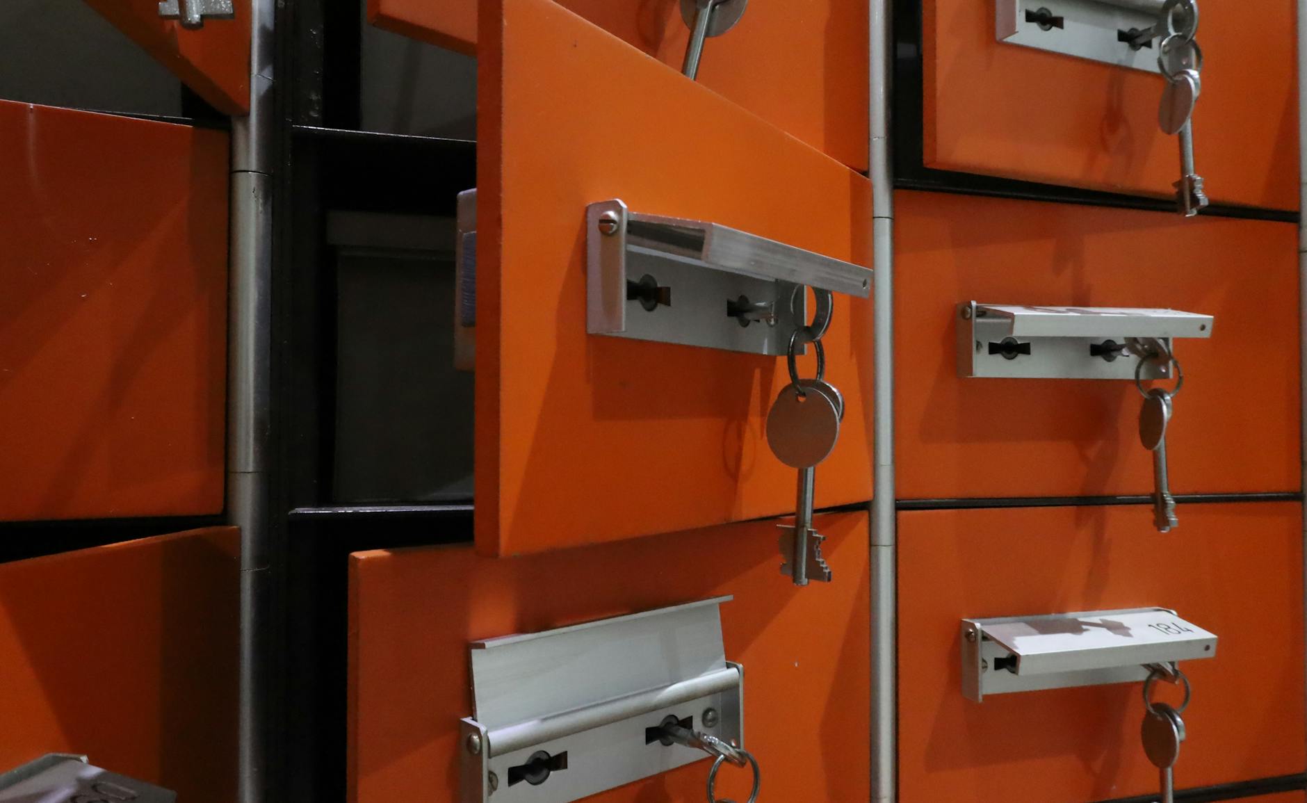 Pick-up locker italiano in strada