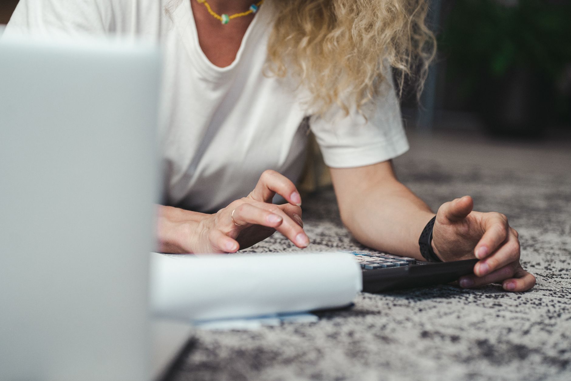 Freelance in regime forfettario calcola le marche da bollo dovute sulle fatture emesse