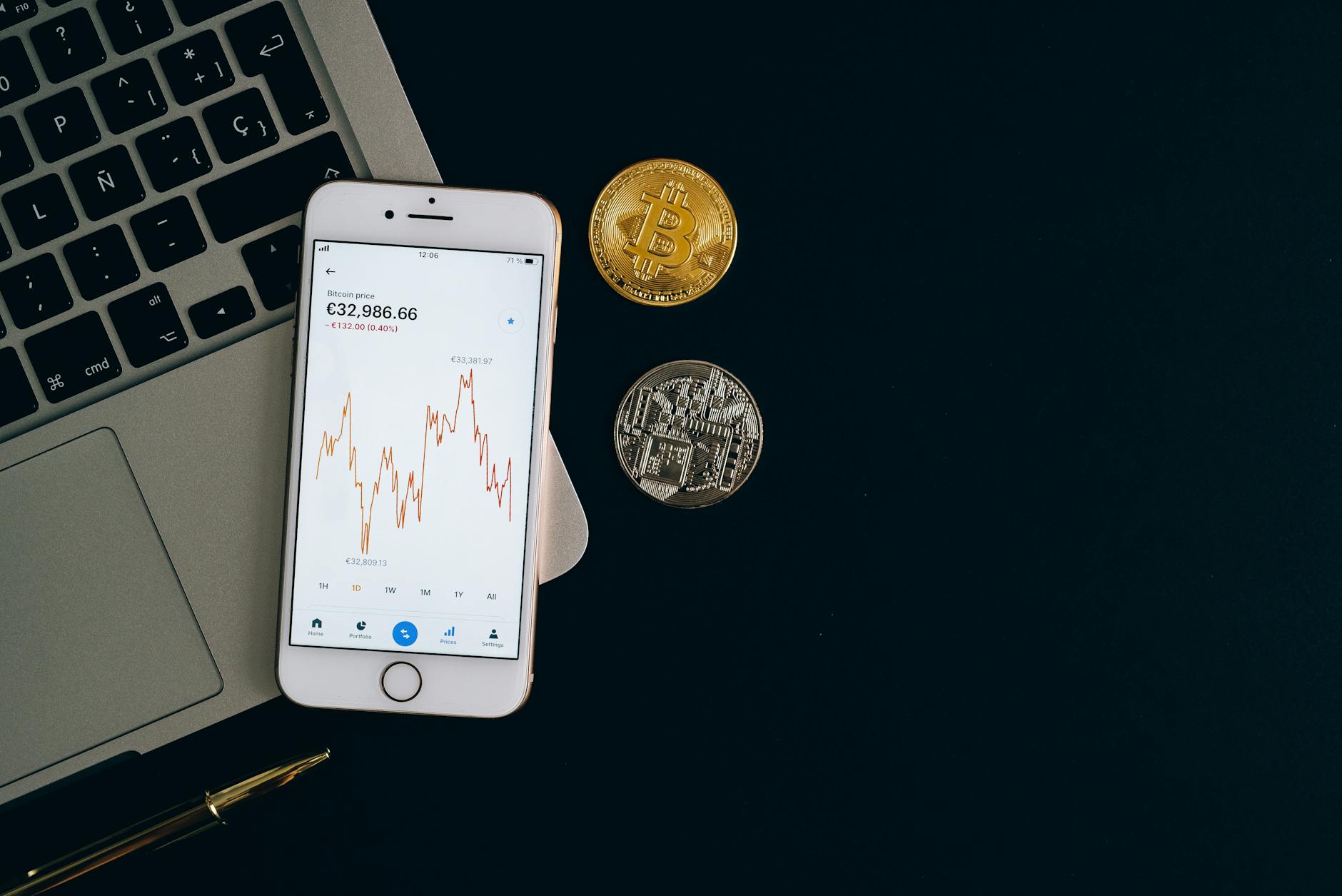 Wallet crypto mobile su smartphone per gestione NFT