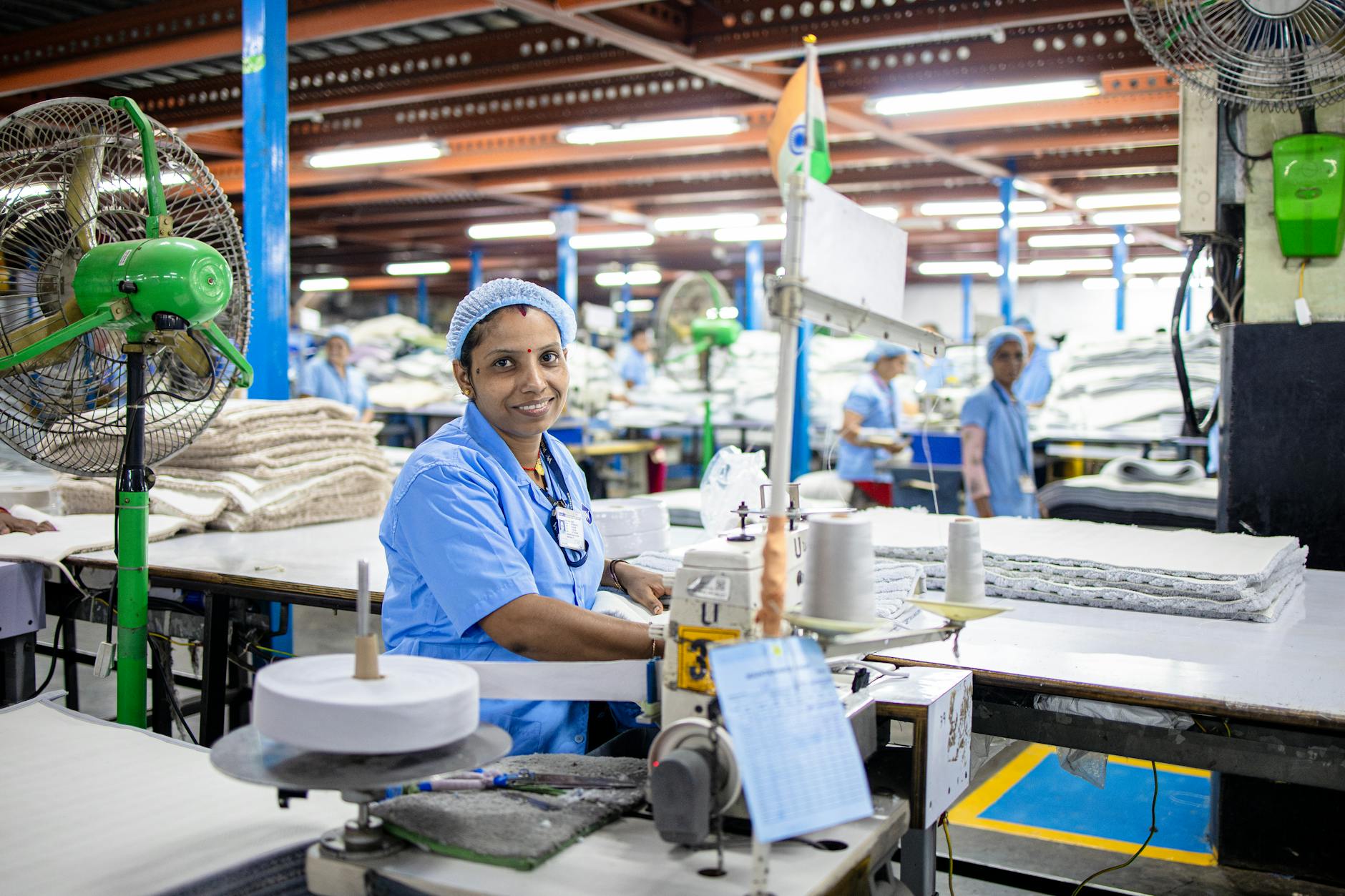 Linea di produzione manifatturiera automatizzata Linea di produzione in stabilimento manifatturiero con macchinari automatizzati